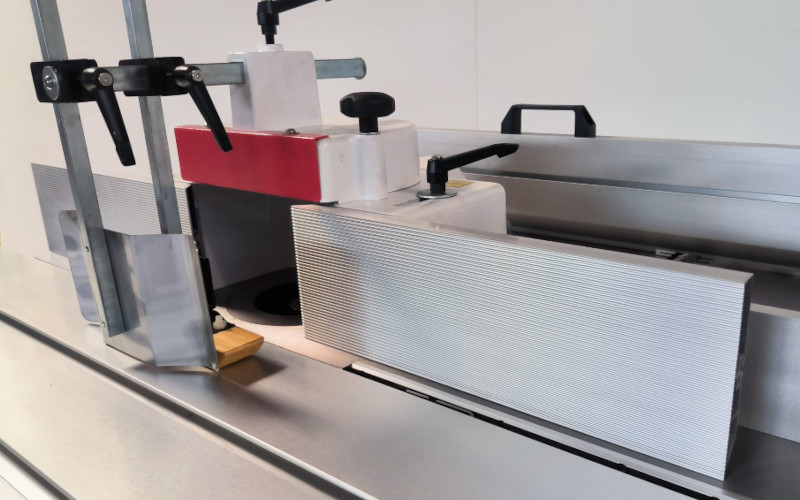 Kombinovaný dřevoobráběcí stroj pětioperace SICAR C300